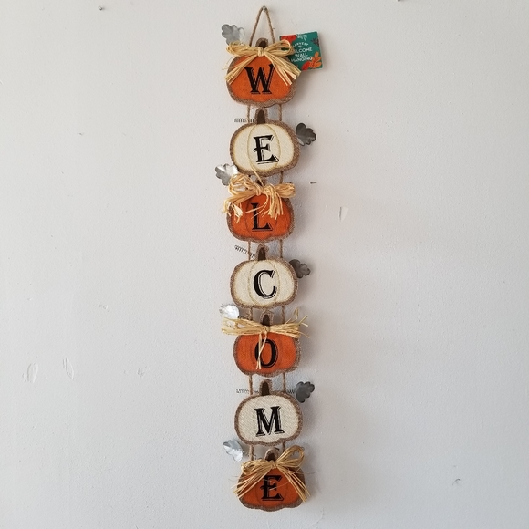 welcome wall hanging decor / front door decor - Picture 1 of 6